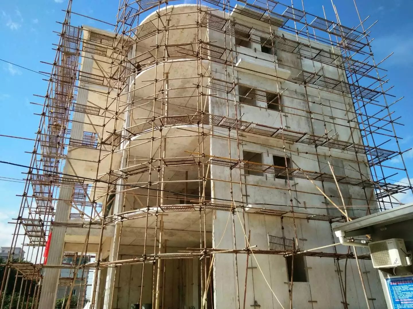 惠城星河绿色环保装配式建材在福建修建的五层别墅建筑